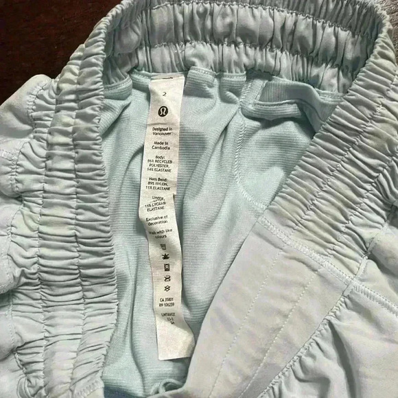 Lululemon Hotty Hot High-Rise Lined Short - Picture 8 of 8